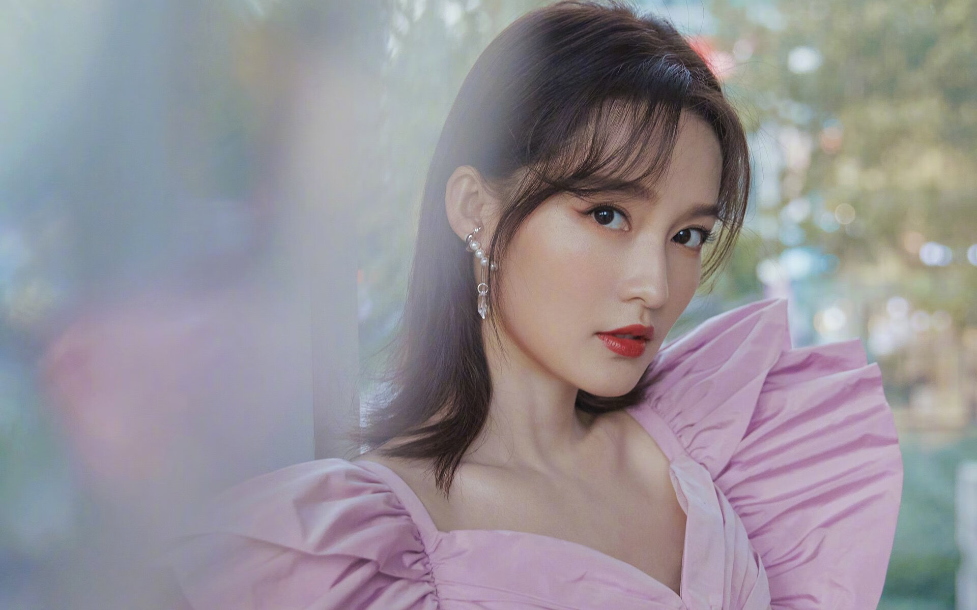 “场外精彩:明星球员的温馨生活瞬间”,明星球员足球