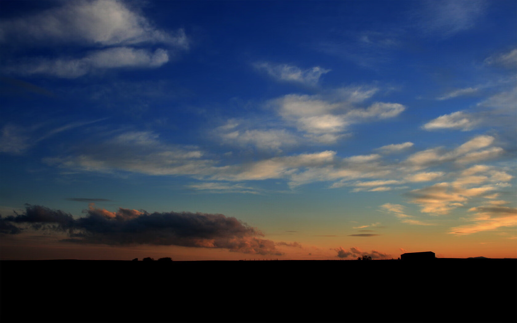 《Dota 2英雄传奇再现，顶尖战队激烈巅峰对决》，dota 2 英雄