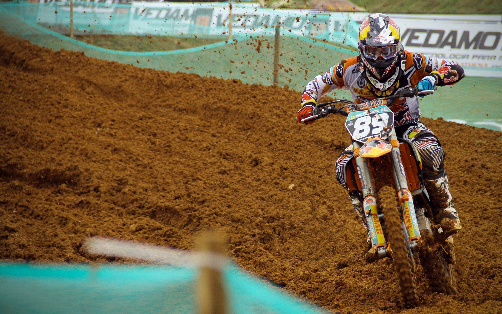 皮特·库策后程加速逆转对手夺冠，库得皮耶